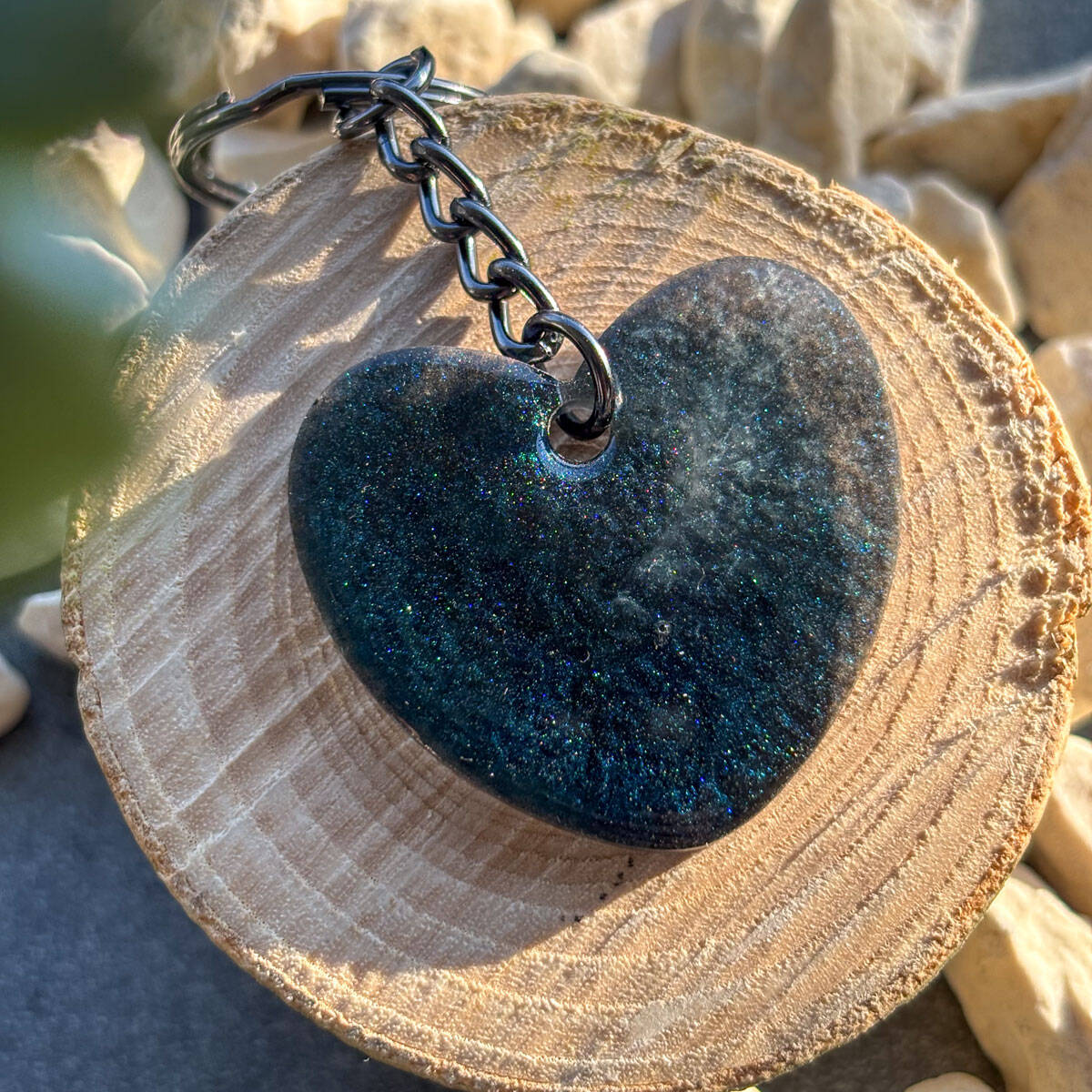 Schlüsselanhänger aus Epoxidharz Herz dunkelblau