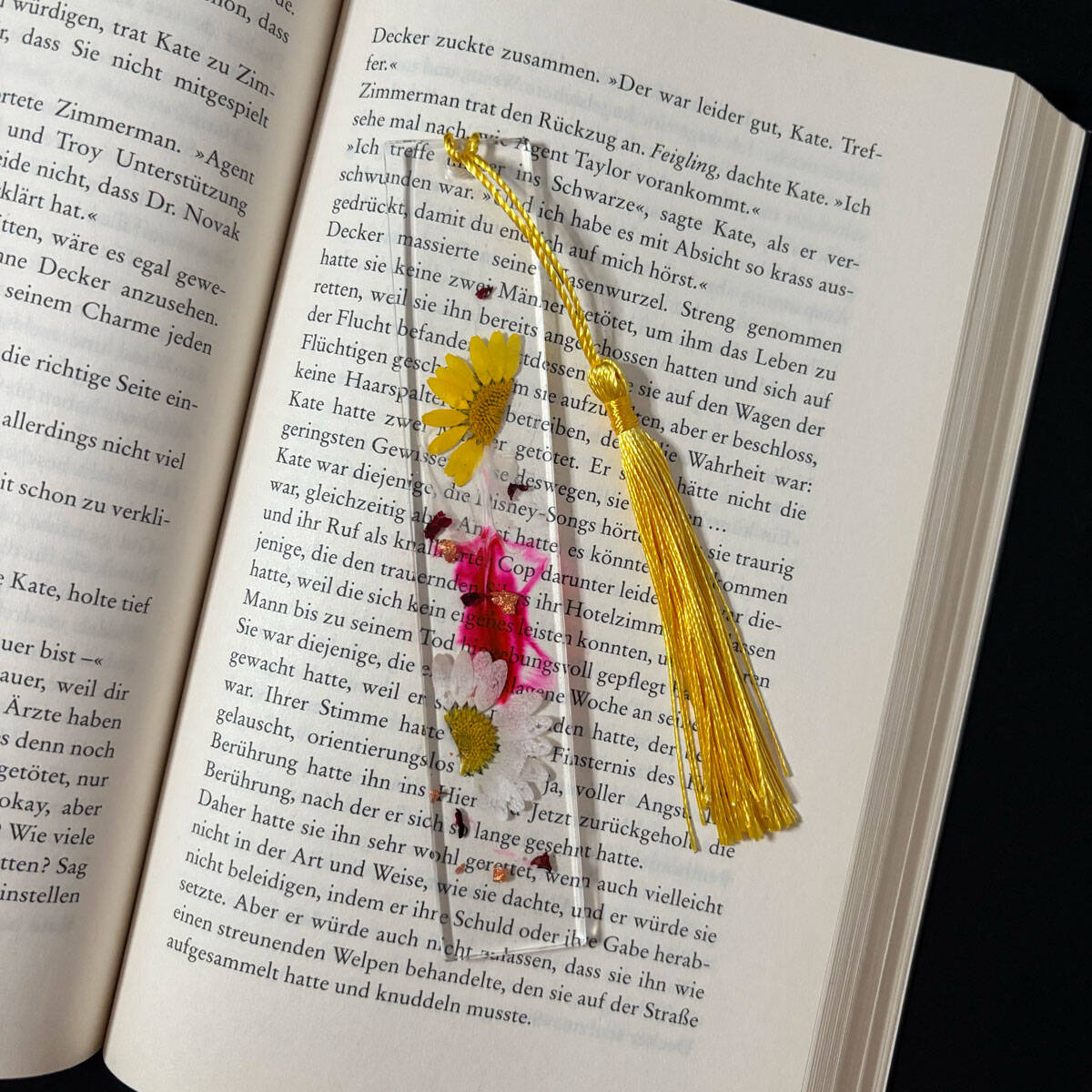 Lesezeichen aus Epoxidharz Blumen